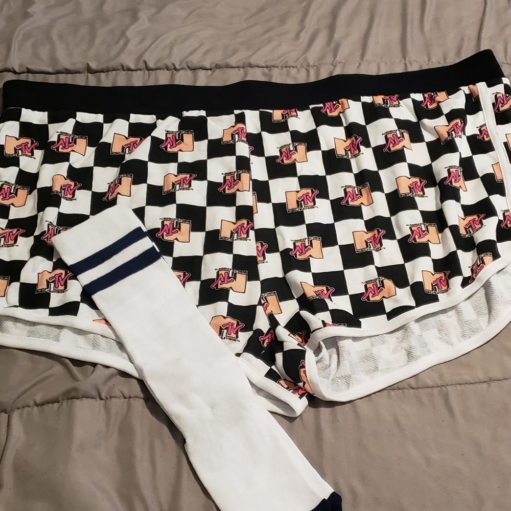 NWOT MTV shorts and knee socks